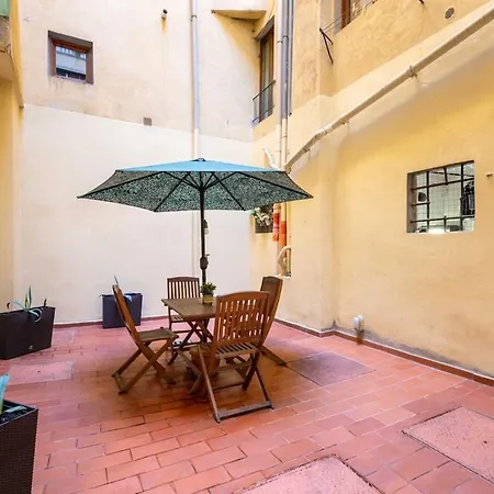 Private Garden Daire