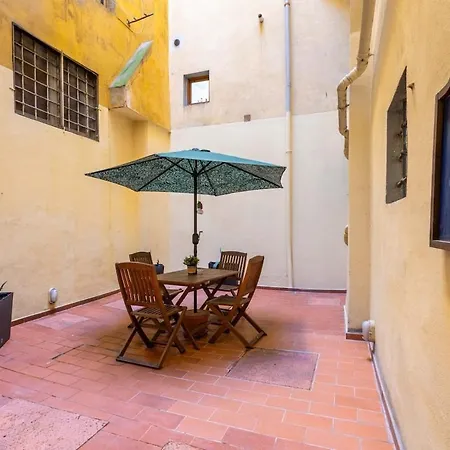 Private Garden Appartement Florence
